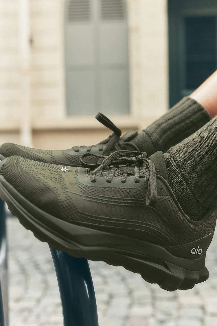 ALO Runner Green Olive - Image 7