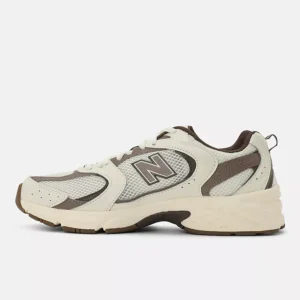 New Balance – 530 – Sneaker in gebrochenem WeiB und Beige